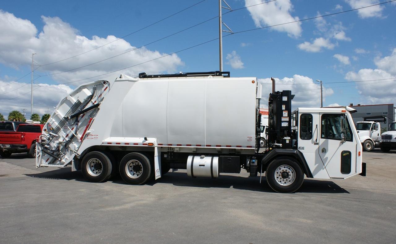 2024 Battle Motors LET2 28yd Pac Tech Rear Loader Garbage Truck Tampa FL