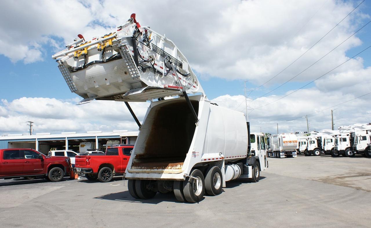 2024 Battle Motors LET2 28yd Pac Tech Rear Loader Garbage Truck Tampa FL