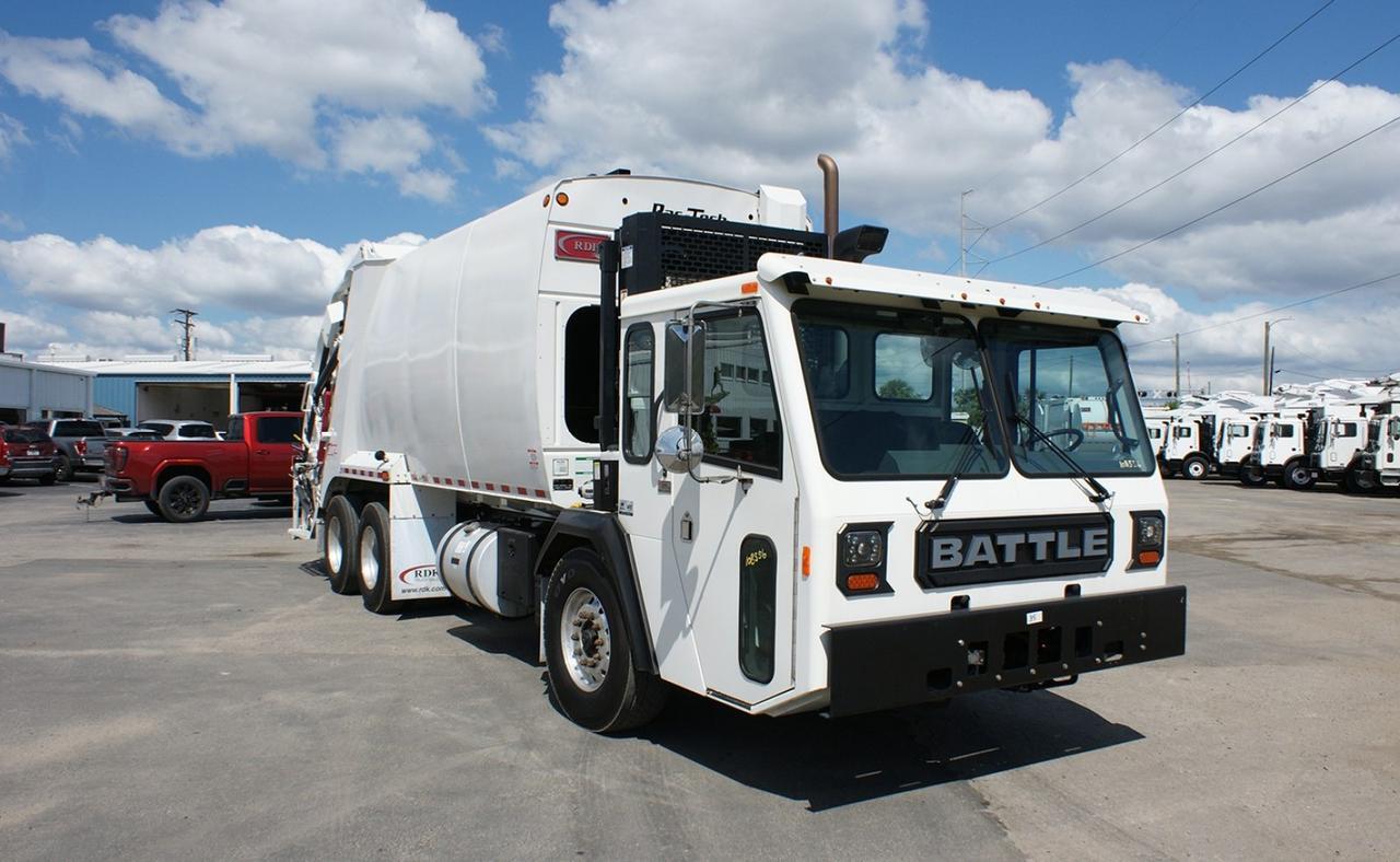 2024 Battle Motors LET2 28yd Pac Tech Rear Loader Garbage Truck