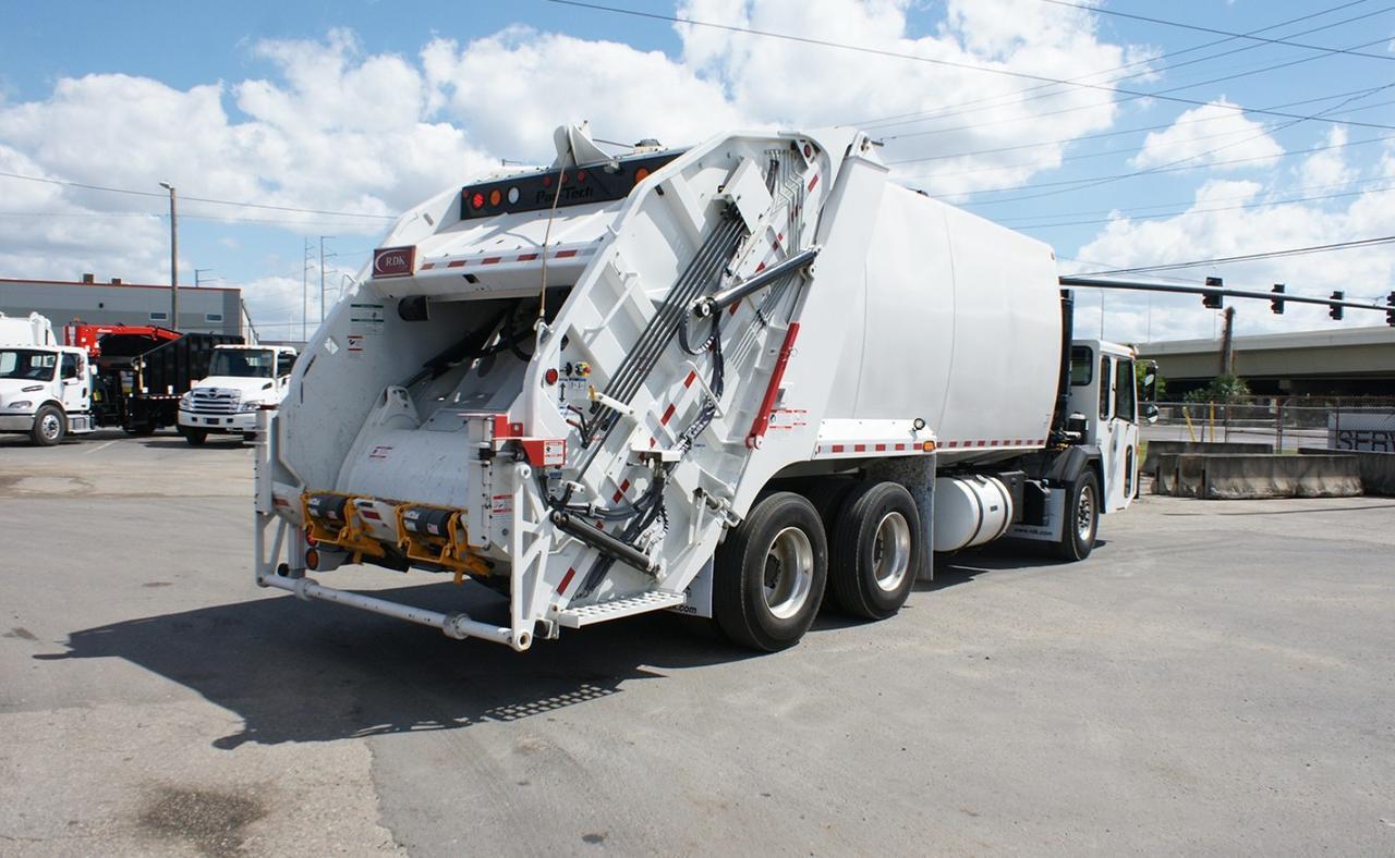 2024 Battle Motors LET2 28yd Pac Tech Rear Loader Garbage Truck Tampa FL