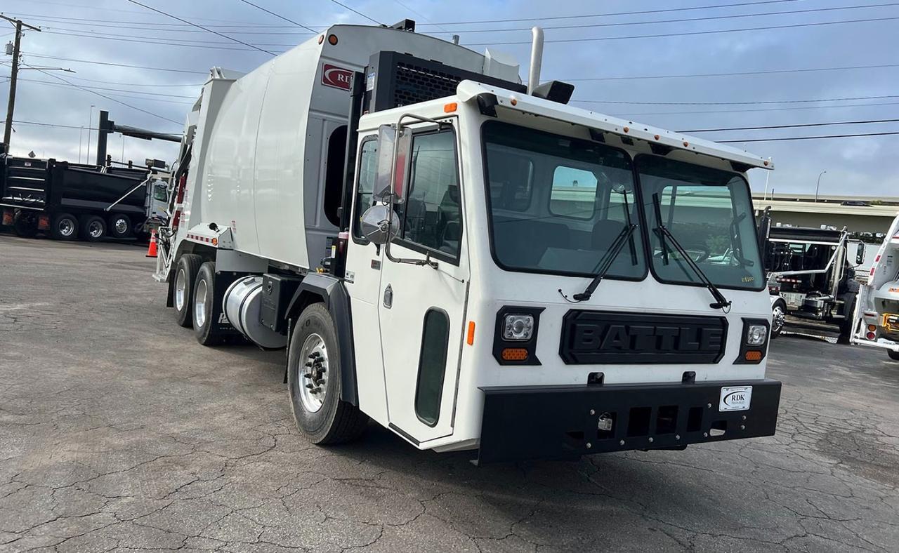 2024 Battle Motors LET2 28yd Pac Tech Rear Loader Garbage Truck Tampa FL