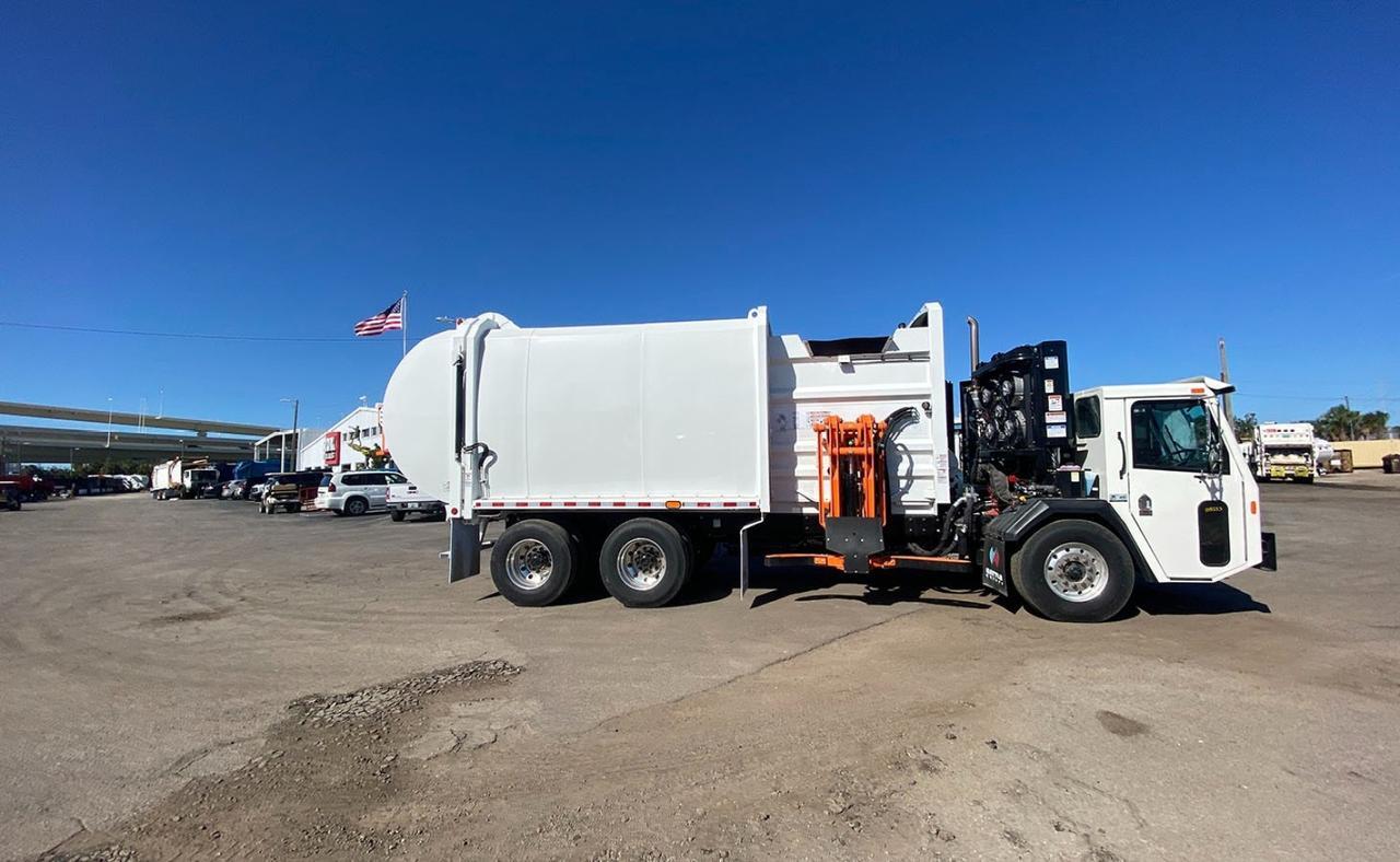 2024 Battle Motors LET2 31 Yard Pac Tech Side Loader Garbage Truck Tampa FL