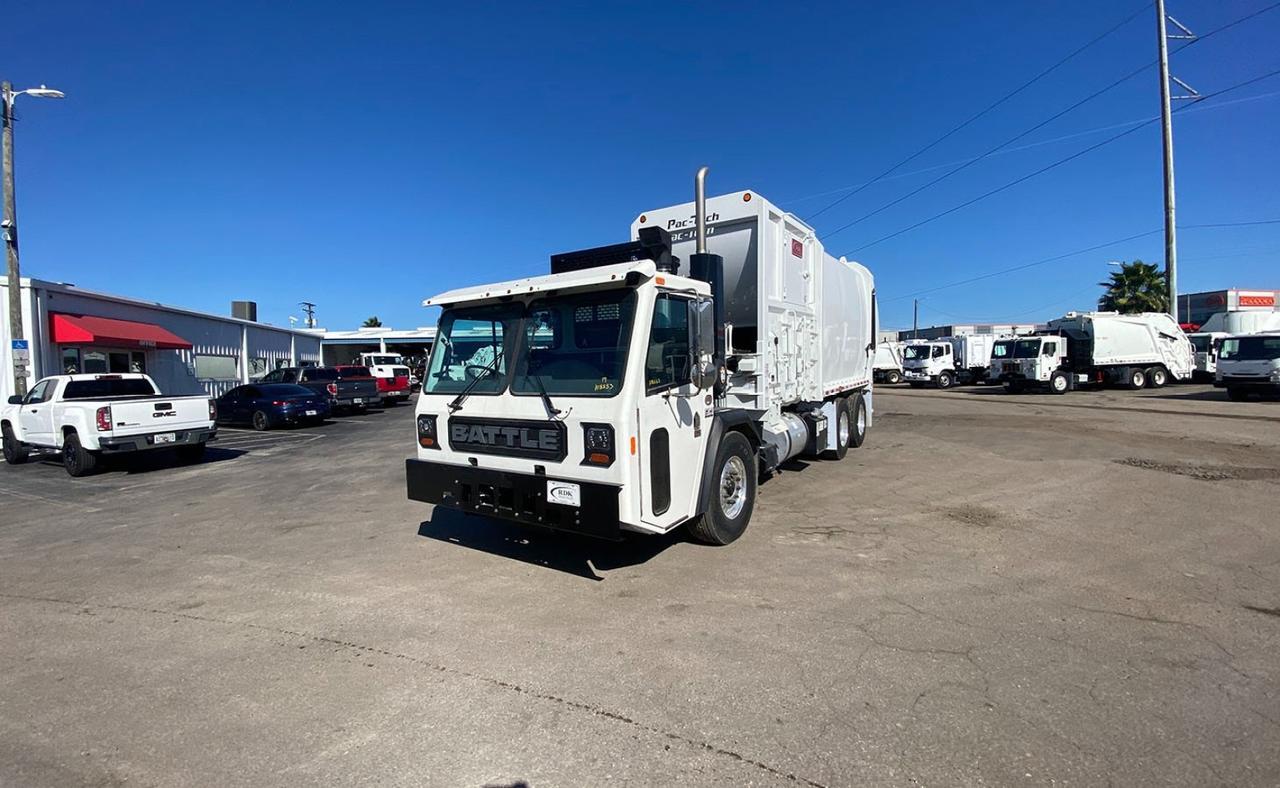 2024 Battle Motors LET2 31 Yard Pac Tech Side Loader Garbage Truck