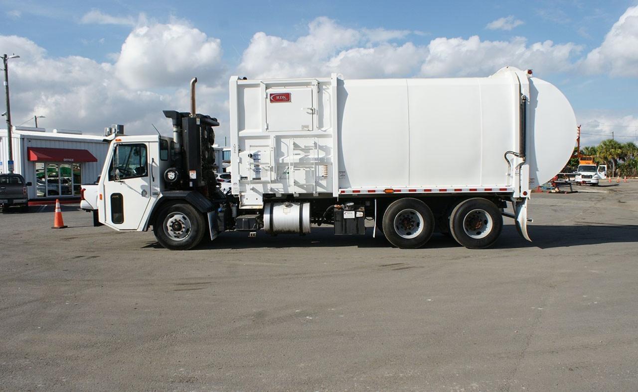 2024 Battle Motors LET2 31 yard Pac-Tech Side Loader Garbage Truck Tampa FL