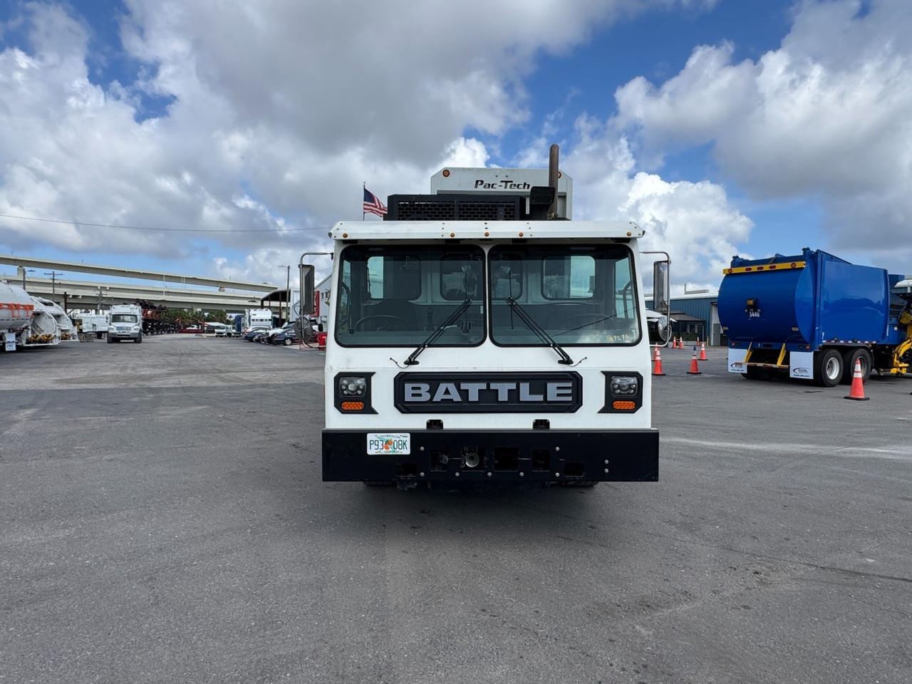 2024 Battle Motors LET2 31 yard Pac-Tech Side Loader Garbage Truck