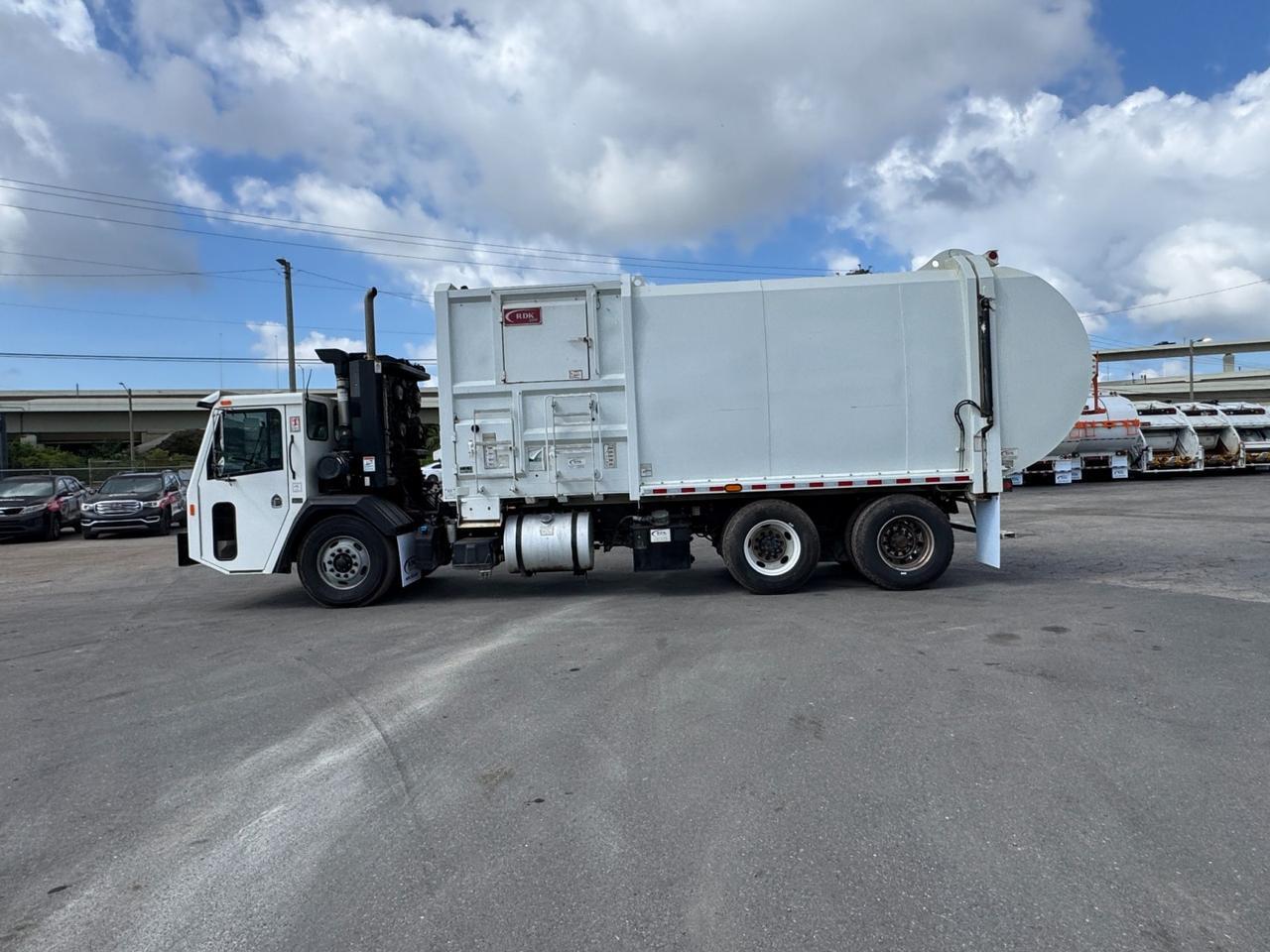 2024 Battle Motors LET2 31 yard Pac-Tech Side Loader Garbage Truck Tampa FL
