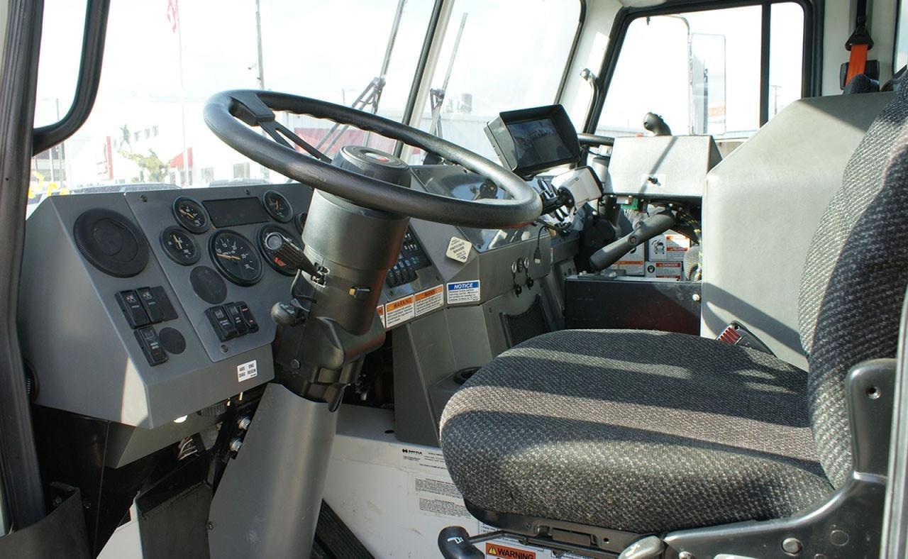 2024 Battle Motors LET2 31 yard Pac Tech Side Loader Garbage Truck Tampa FL