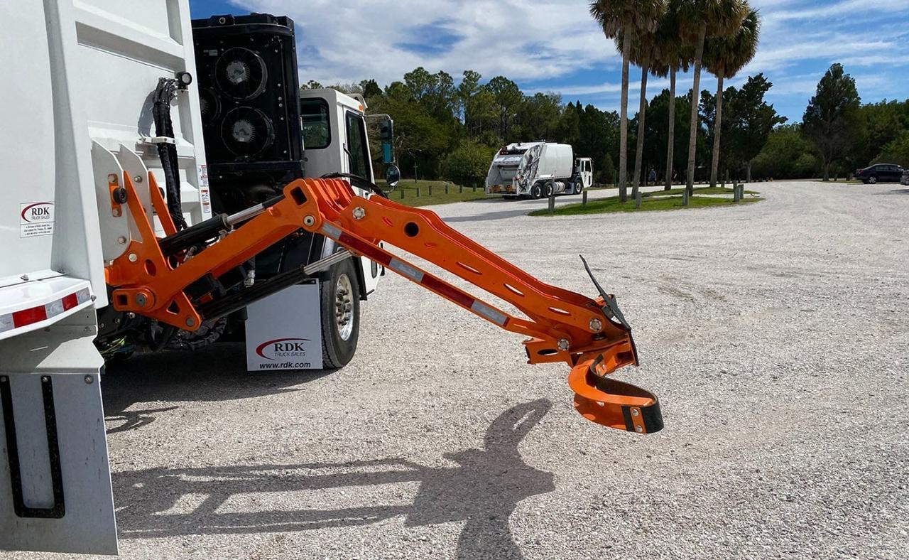 2024 Battle Motors LET2 31 yard Pac Tech Side Loader Garbage Truck Tampa FL
