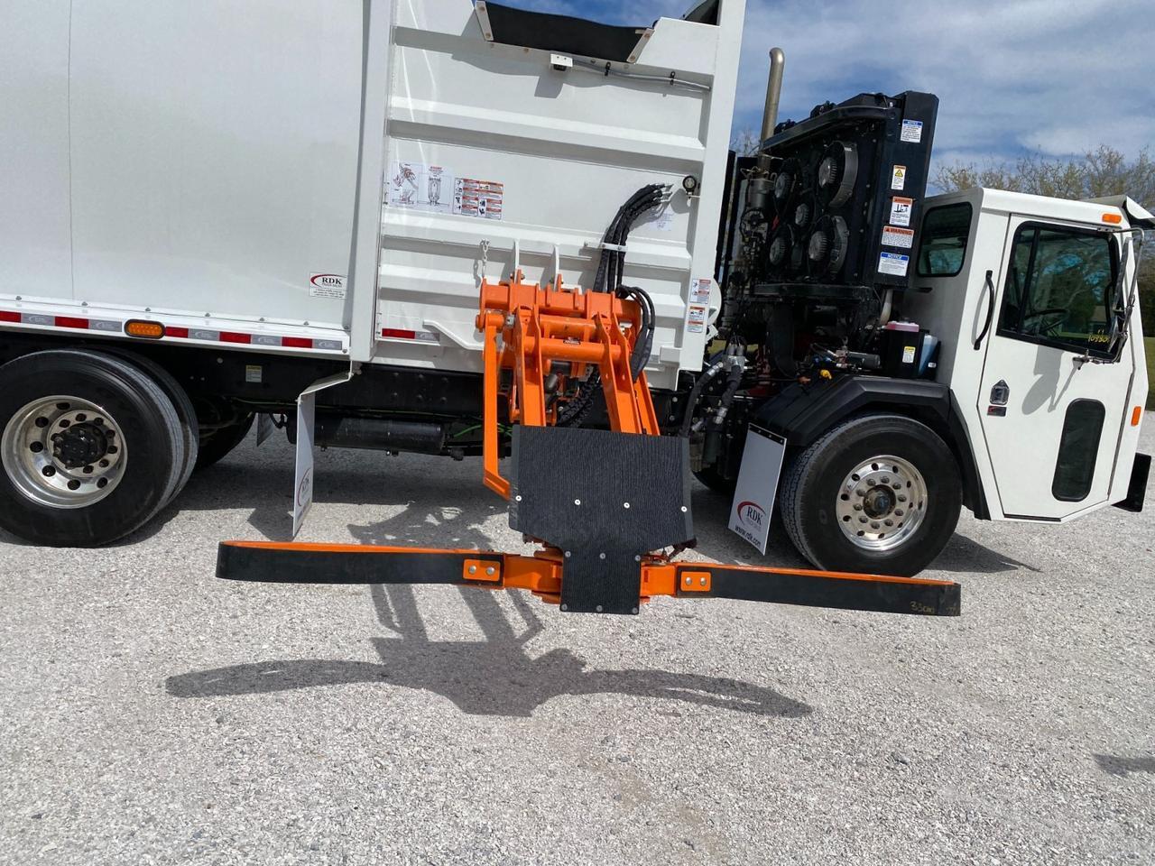 2024 Battle Motors LET2 31 yard Pac Tech Side Loader Garbage Truck Tampa FL