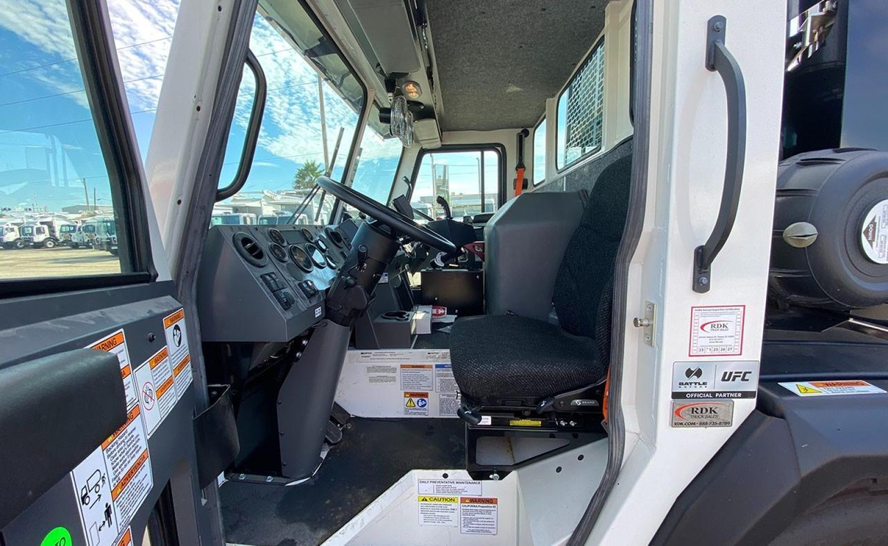2024 Battle Motors LET2 31 yard Pac Tech Side Loader Garbage Truck Tampa FL