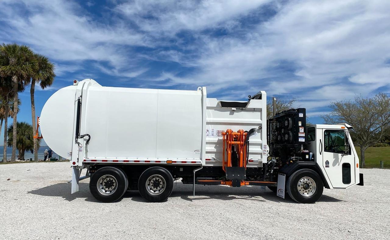 2024 Battle Motors LET2 31 yard Pac Tech Side Loader Garbage Truck Tampa FL