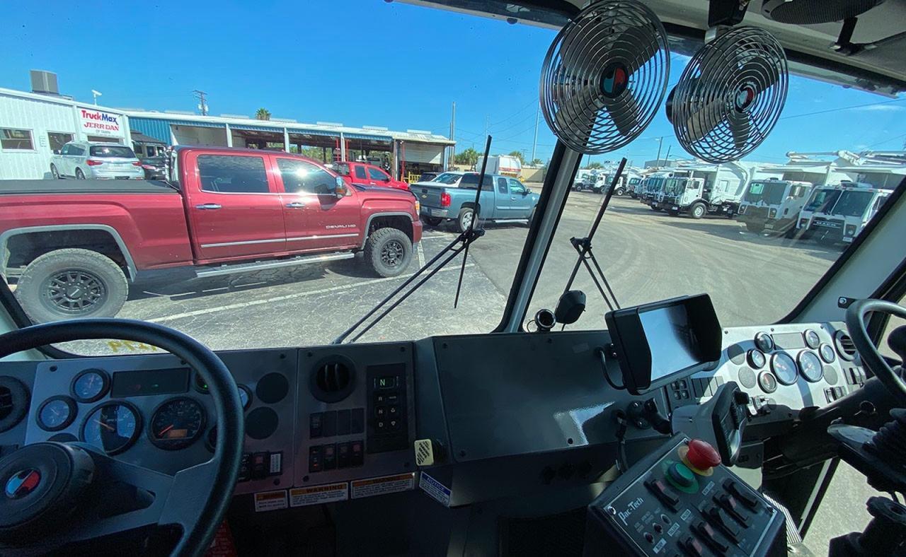 2024 Battle Motors LET2 31 yard Pac Tech Side Loader Garbage Truck Tampa FL