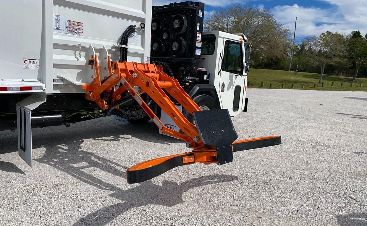 2024 Battle Motors LET2 31 yard Pac Tech Side Loader Garbage Truck Tampa FL