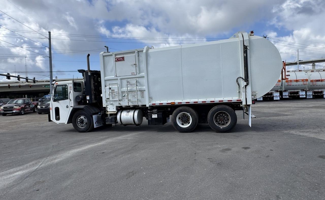 2024 Battle Motors LET2 31 yard Pac Tech Side Loader Garbage Truck