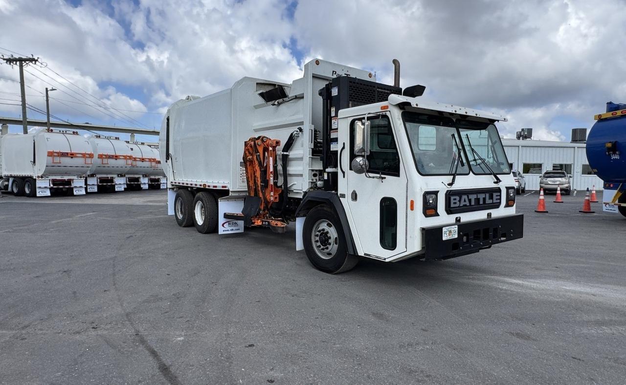 2024 Battle Motors LET2 31 yard Pac Tech Side Loader Garbage Truck