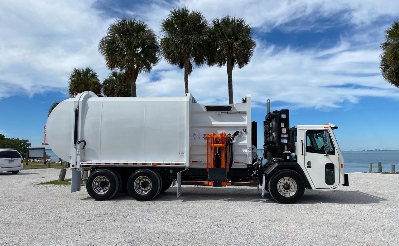2024 Battle Motors LET2 31 yard Pac Tech Side Loader Garbage Truck Tampa FL