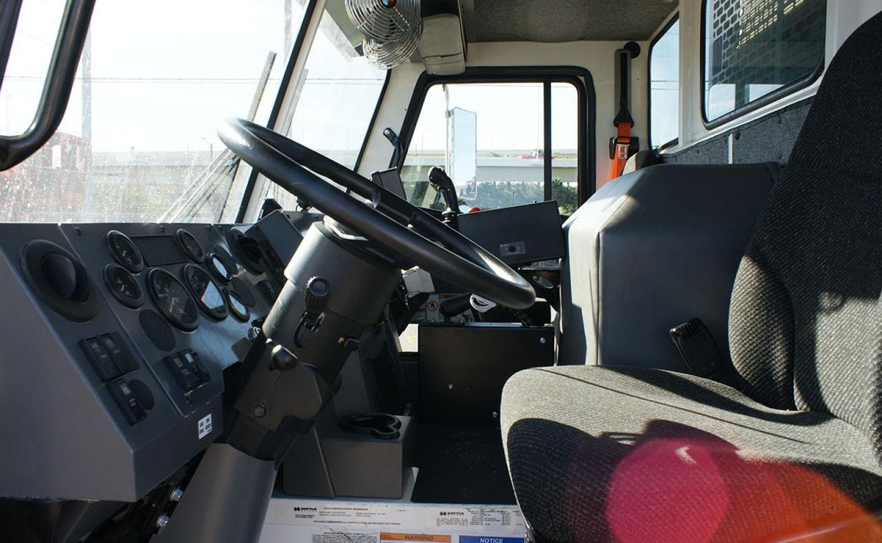 2024 Battle Motors LET2 31 yd Pac Tech Side Loader Garbage Truck Tampa FL