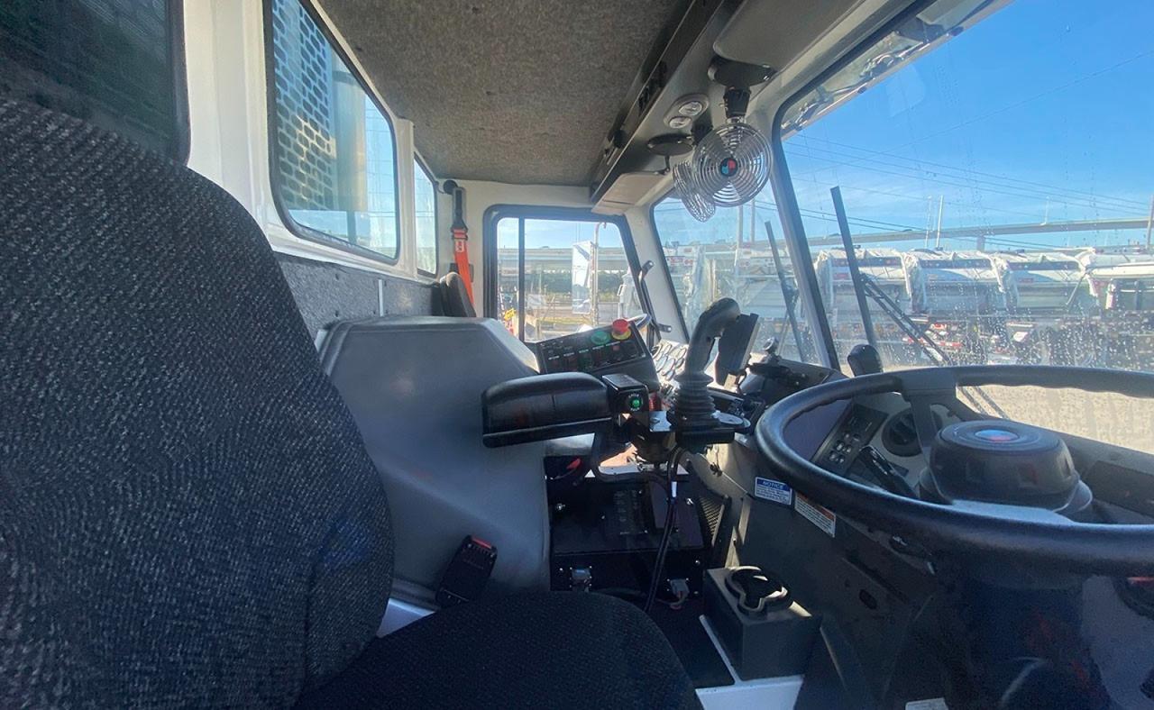 2024 Battle Motors LET2 31 yd Pac Tech Side Loader Garbage Truck Tampa FL