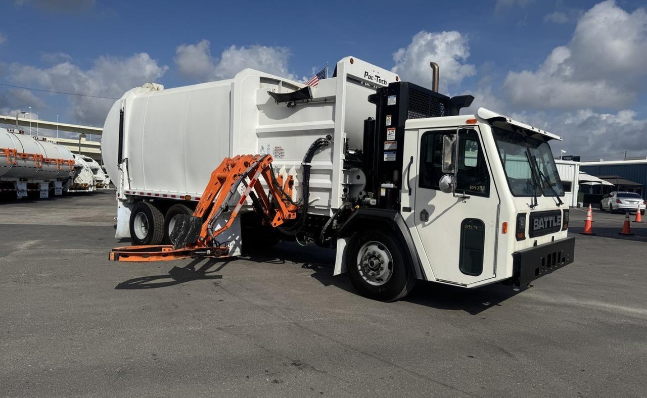2024 Battle Motors LET2 31 yd Pac Tech Side Loader Garbage Truck Tampa FL