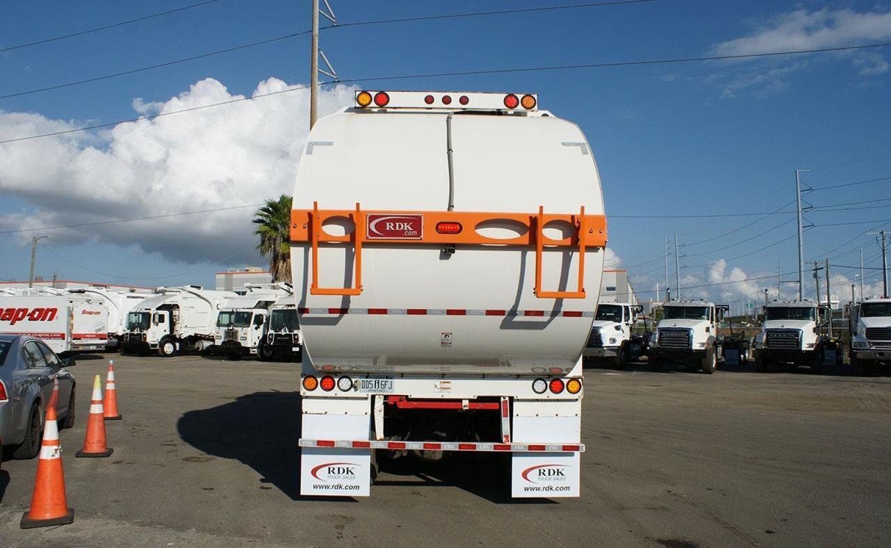 2024 Battle Motors LET2 31yd Pac Tech Side Loader Garbage Truck Tampa FL