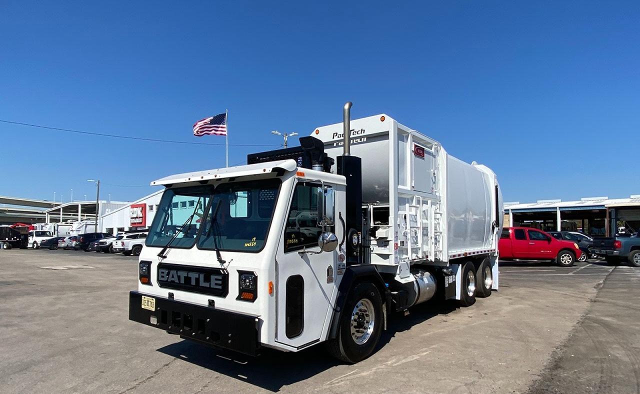 2024 Battle Motors LET2 31yd Pac Tech Side Loader Garbage Truck Tampa FL