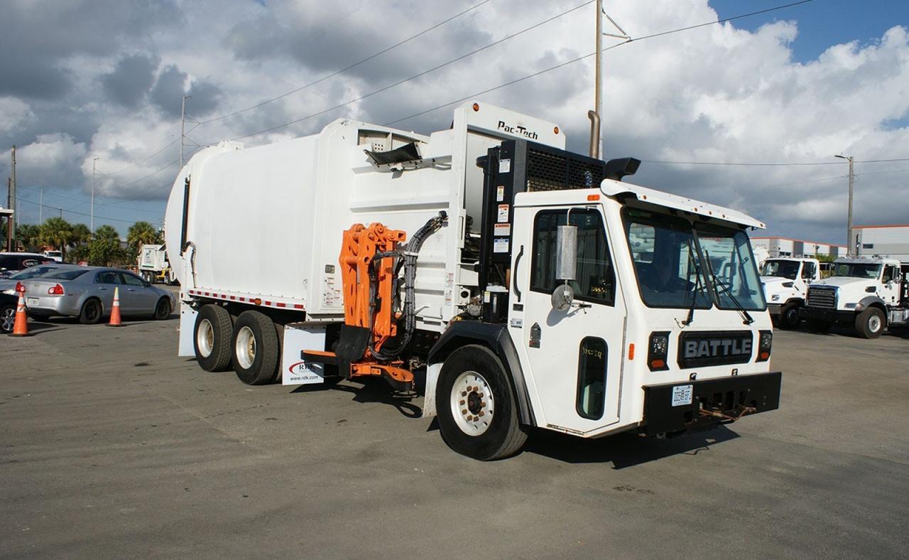 2024 Battle Motors LET2 31yd Pac Tech Side Loader Garbage Truck Tampa FL