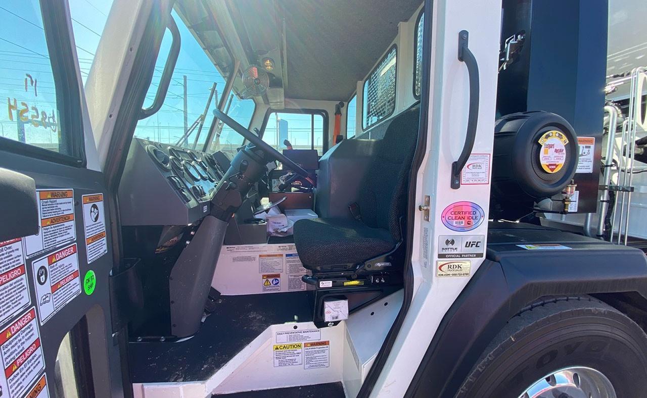 2024 Battle Motors LET2 31yd Pac Tech Side Loader Garbage Truck Tampa FL