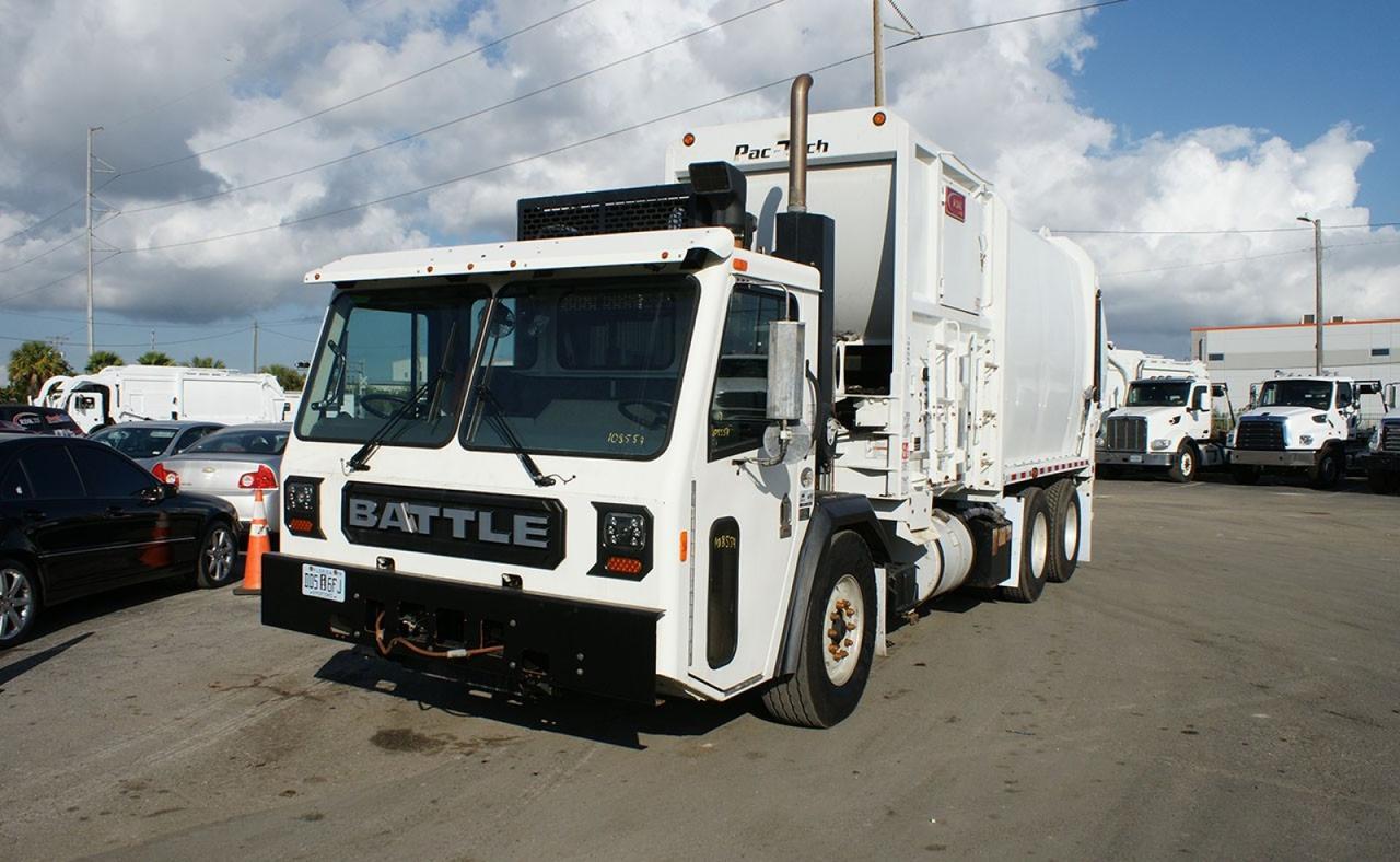 2024 Battle Motors LET2 31yd Pac Tech Side Loader Garbage Truck Tampa FL