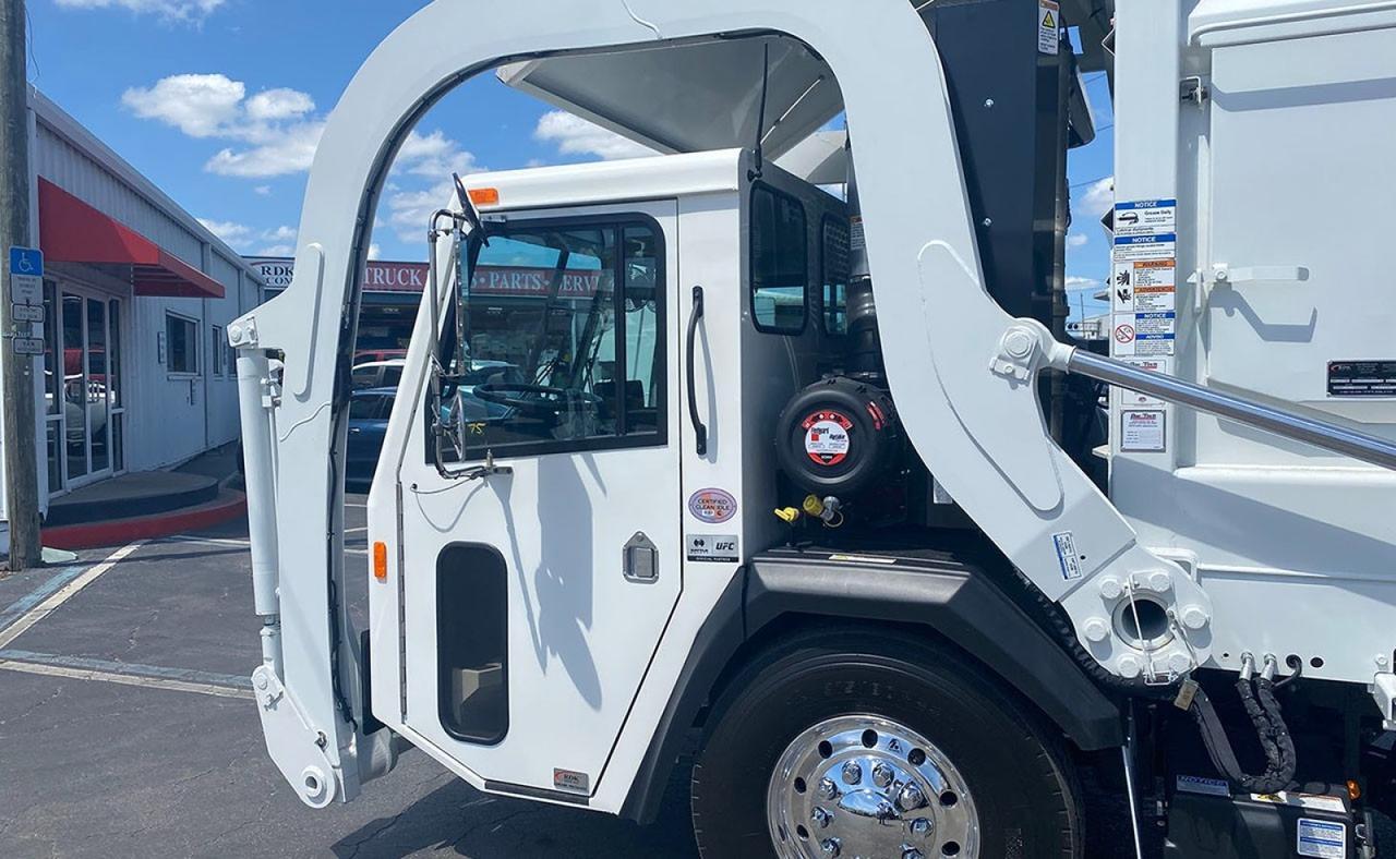 2024 Battle Motors LET2 40 - 43 yard Pac Tech Front Loader Garbage Truck Tampa FL