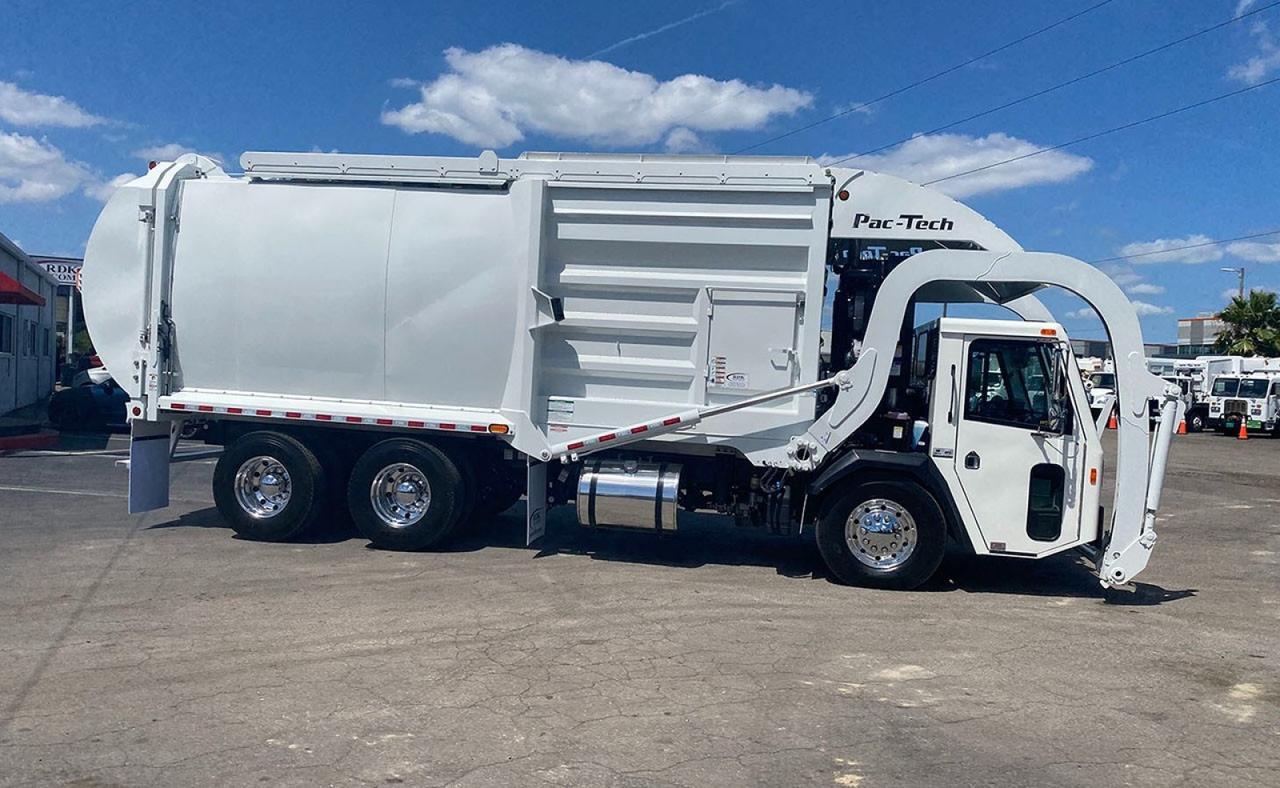 2024 Battle Motors LET2 40 - 43 yard Pac Tech Front Loader Garbage Truck Tampa FL