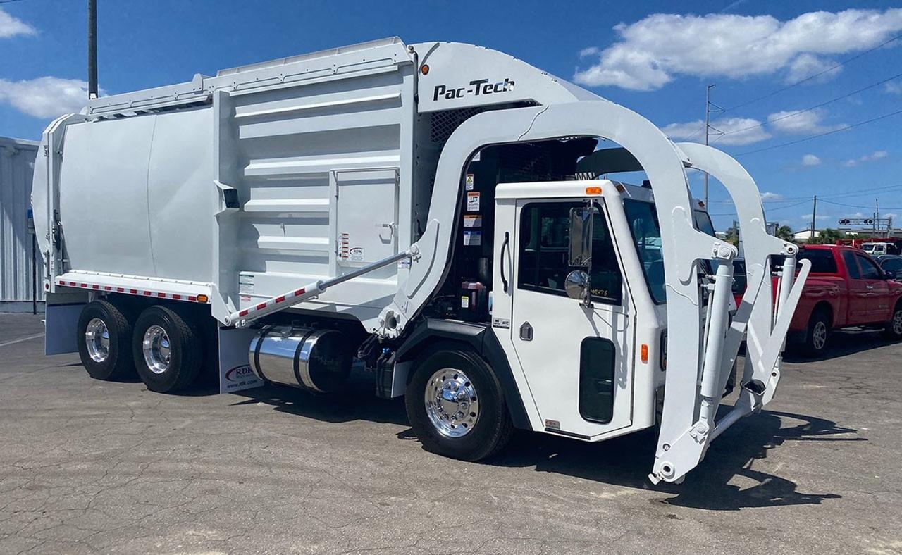 2024 Battle Motors LET2 40 - 43 yard Pac Tech Front Loader Garbage Truck Tampa FL