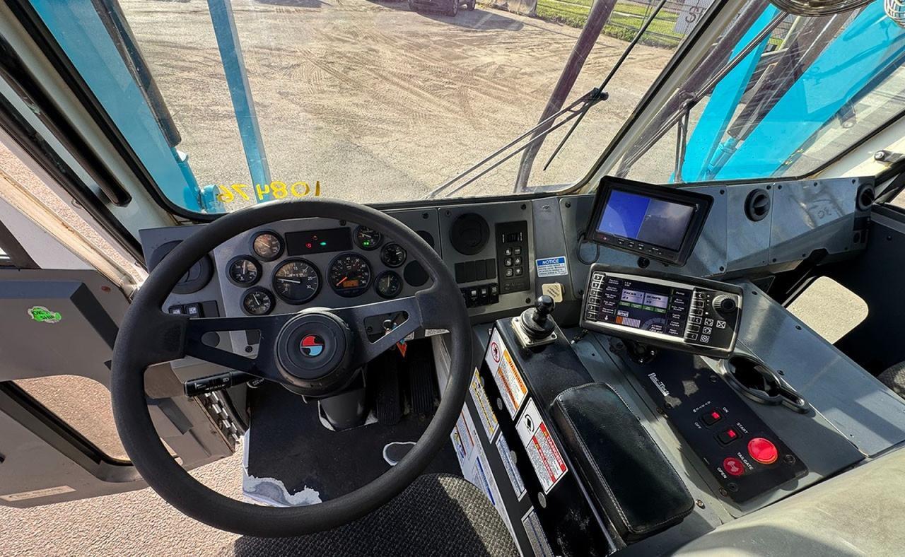 2024 Battle Motors LET2 40 Yard Pac Tech Ultimate Front Loader Garbage Truck Tampa FL