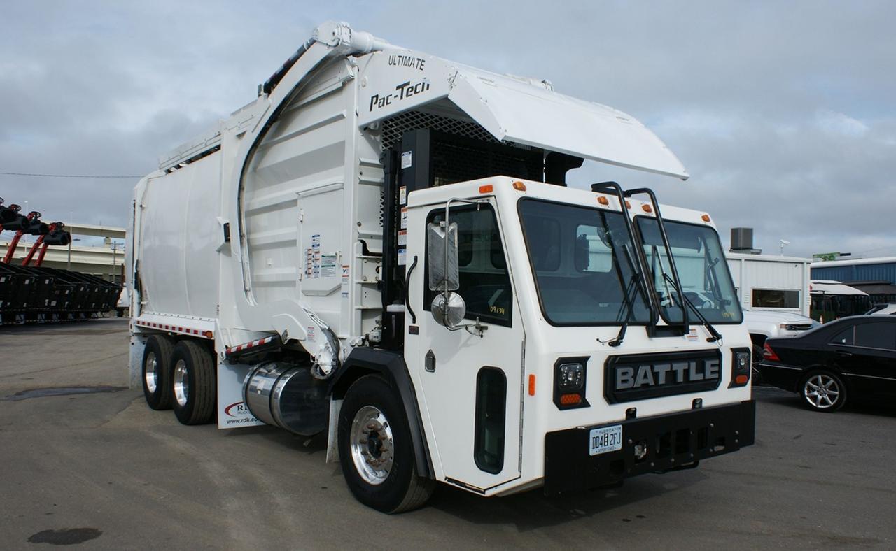 2024 Battle Motors LET2 40 yd Pac Tech Front Loader Garbage Truck