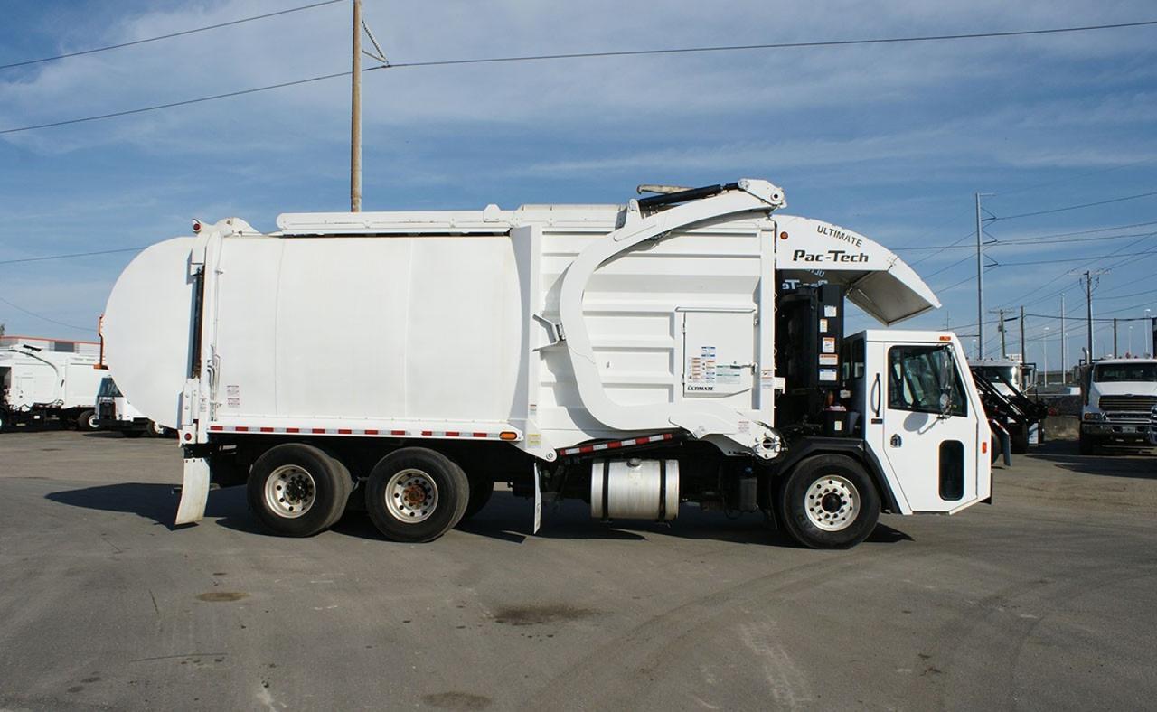 2024 Battle Motors LET2 40 yd Pac Tech Front Loader Garbage Truck