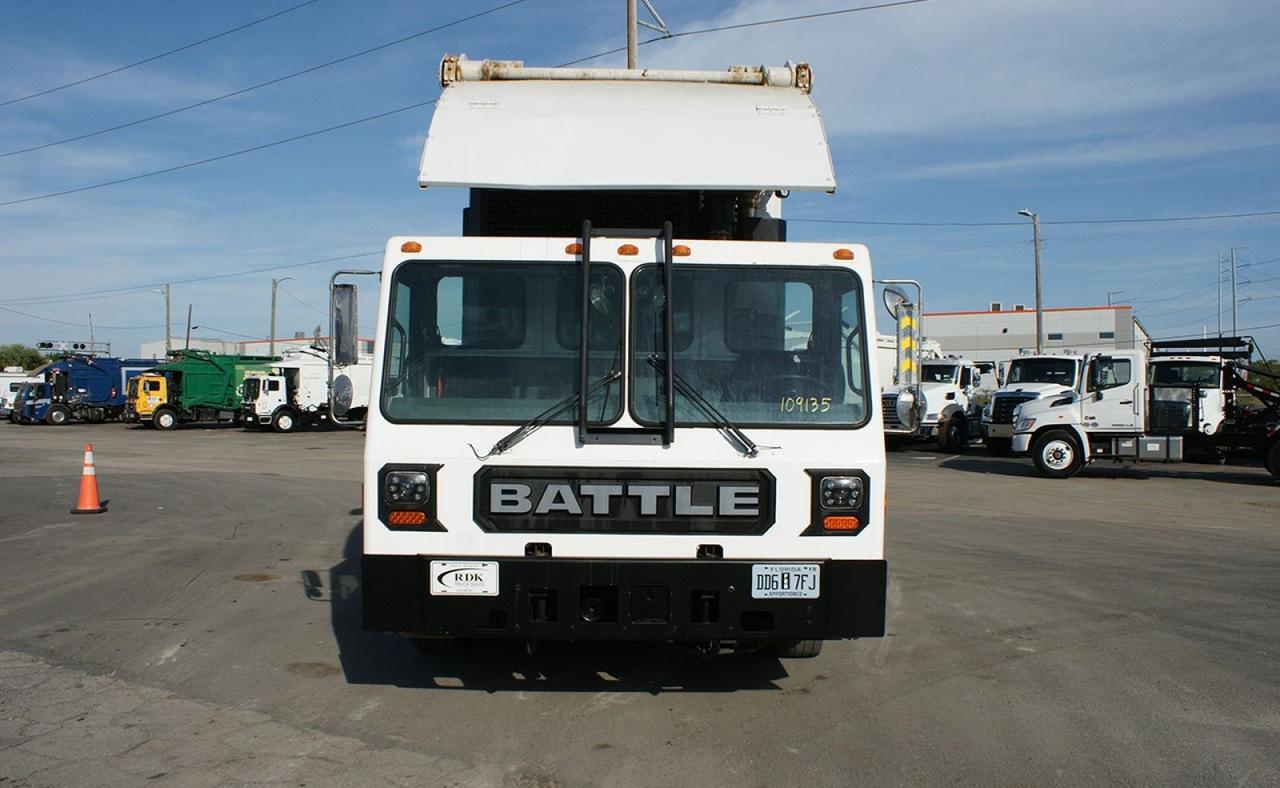 2024 Battle Motors LET2 40 yd Pac Tech Front Loader Garbage Truck