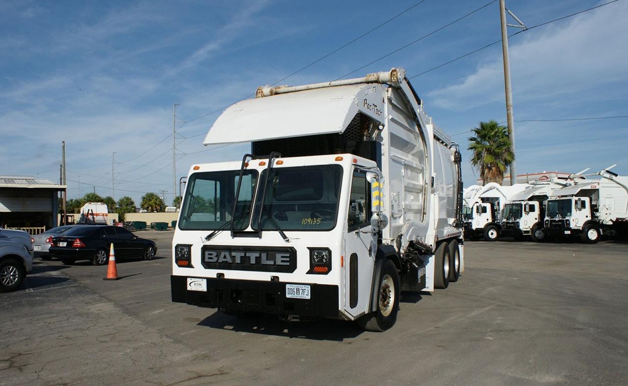 2024 Battle Motors LET2 40 yd Pac Tech Front Loader Garbage Truck