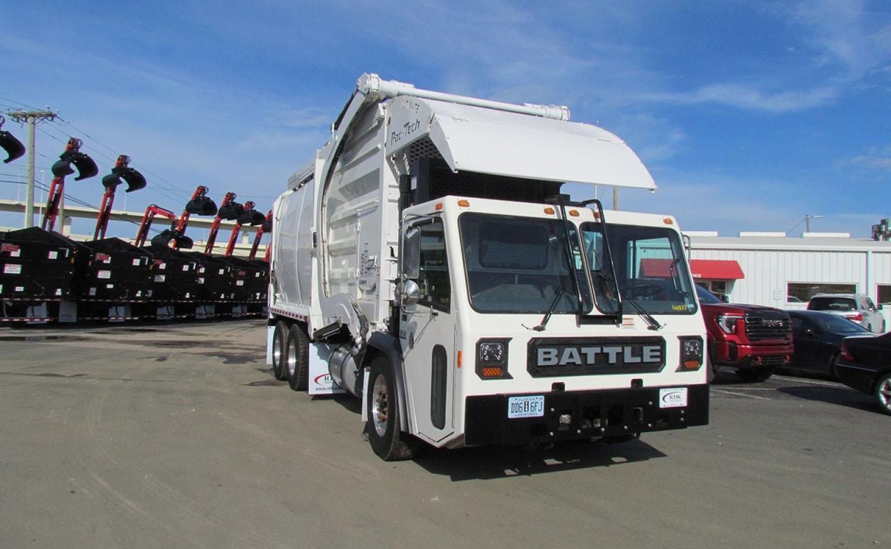 2024 Battle Motors LET2 40yd Pac Tech Front Loader Garbage Truck Tampa FL