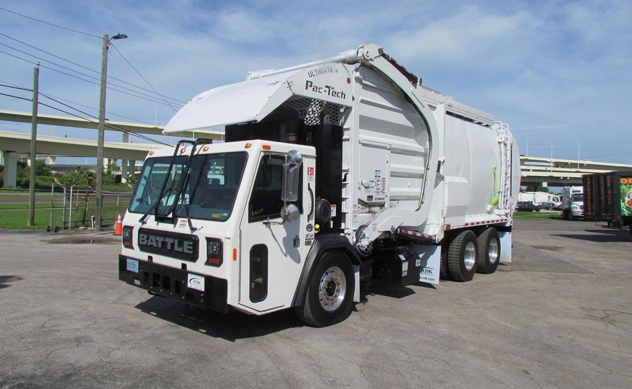 2024 Battle Motors LET2 40yd Pac Tech Front Loader Garbage Truck
