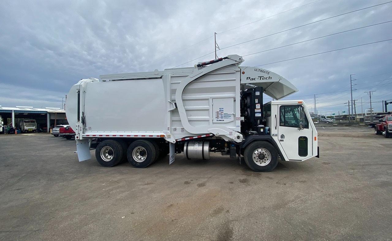 2024 Battle Motors LET2 40yd Pac Tech Front Loader Garbage Truck