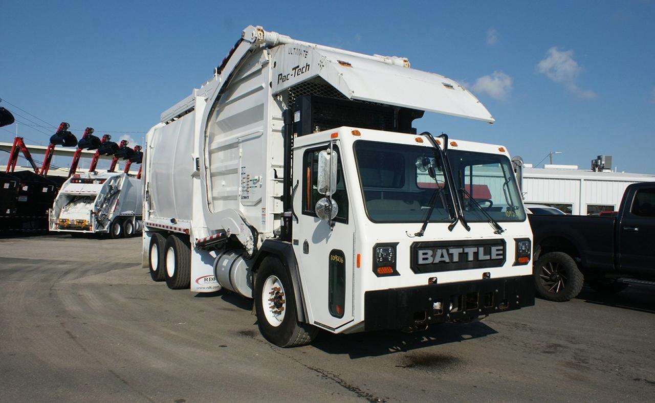 2024 Battle Motors LET2 40yd Pac Tech Front Loader Garbage Truck Tampa FL