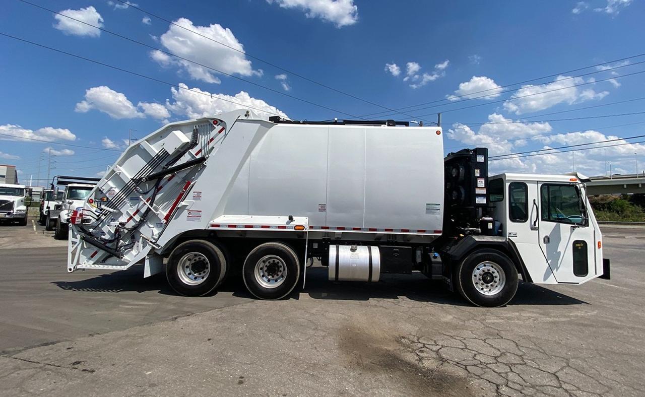 2024 Battle Motors LET2-46 25 yard Pac-Tech Rear Loader Garbage Truck
