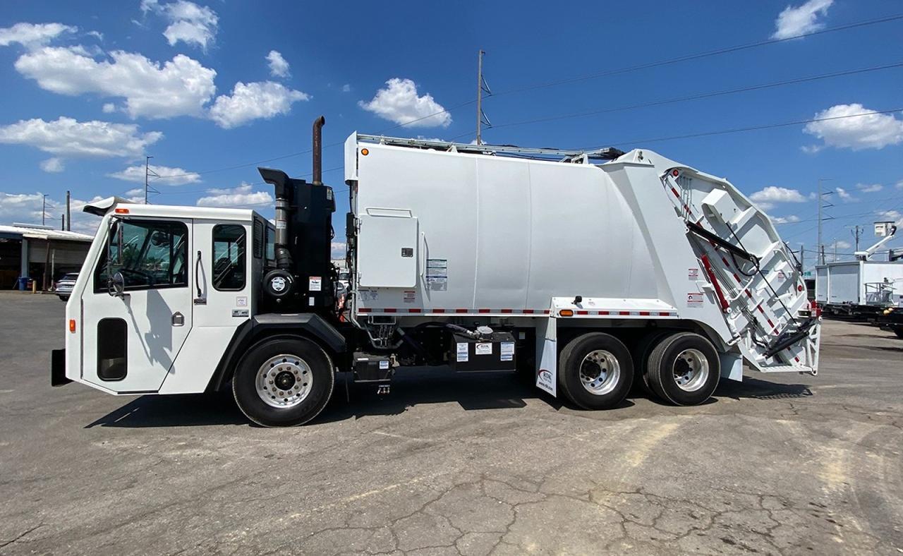 2024 Battle Motors LET2-46 25 yard Pac-Tech Rear Loader Garbage Truck Tampa FL