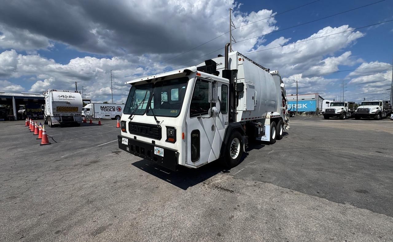2024 Battle Motors LET2-46 25 yard Pac-Tech Rear Loader Garbage Truck