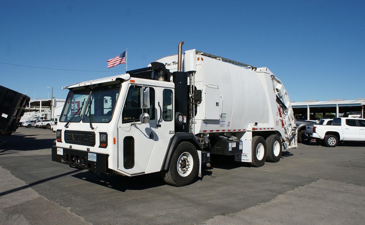 2024 Battle Motors LET2-46 25 yd Pac-Tech Rear Loader Garbage Truck Tampa FL