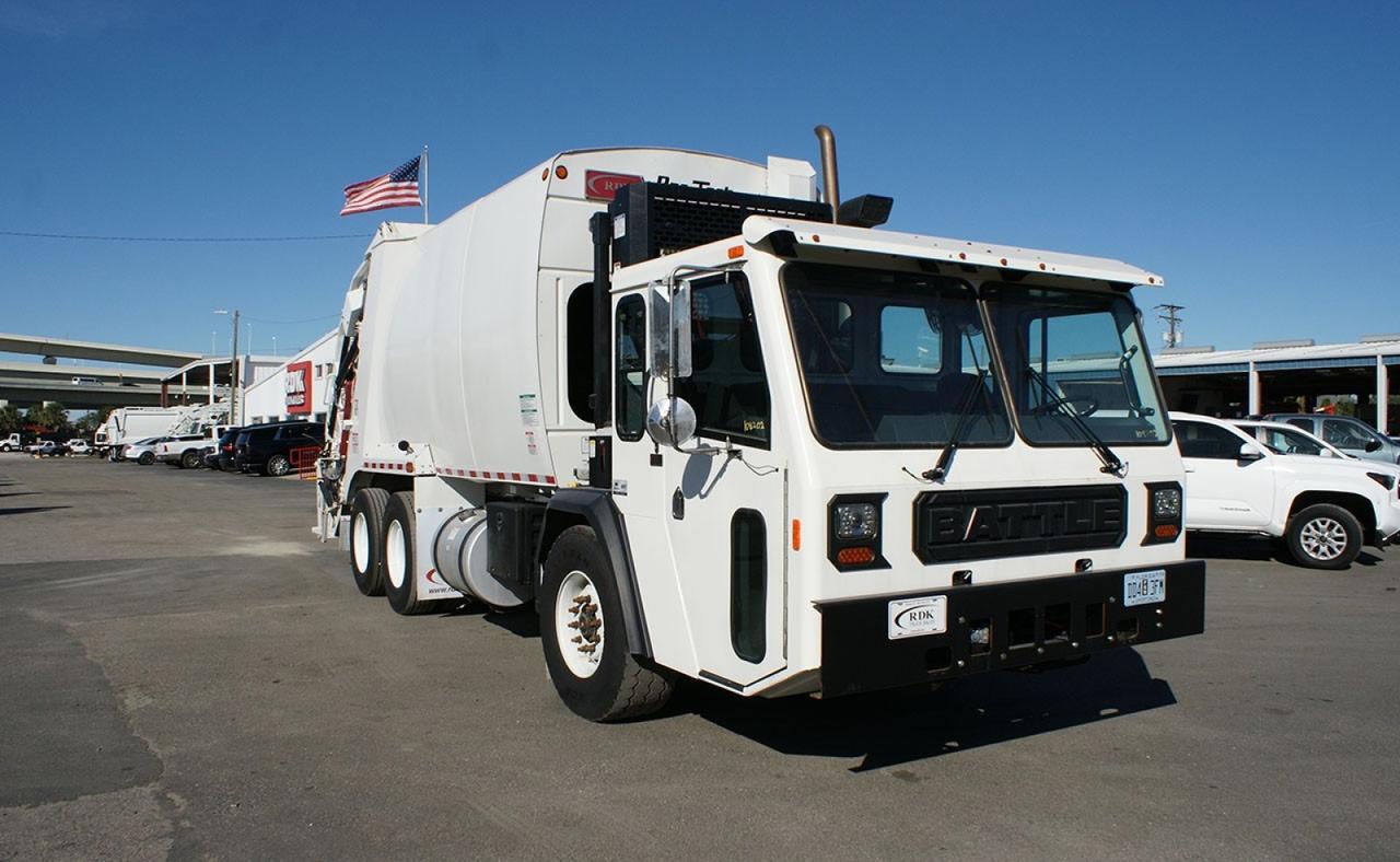 2024 Battle Motors LET2-46 25 yd Pac-Tech Rear Loader Garbage Truck Tampa FL