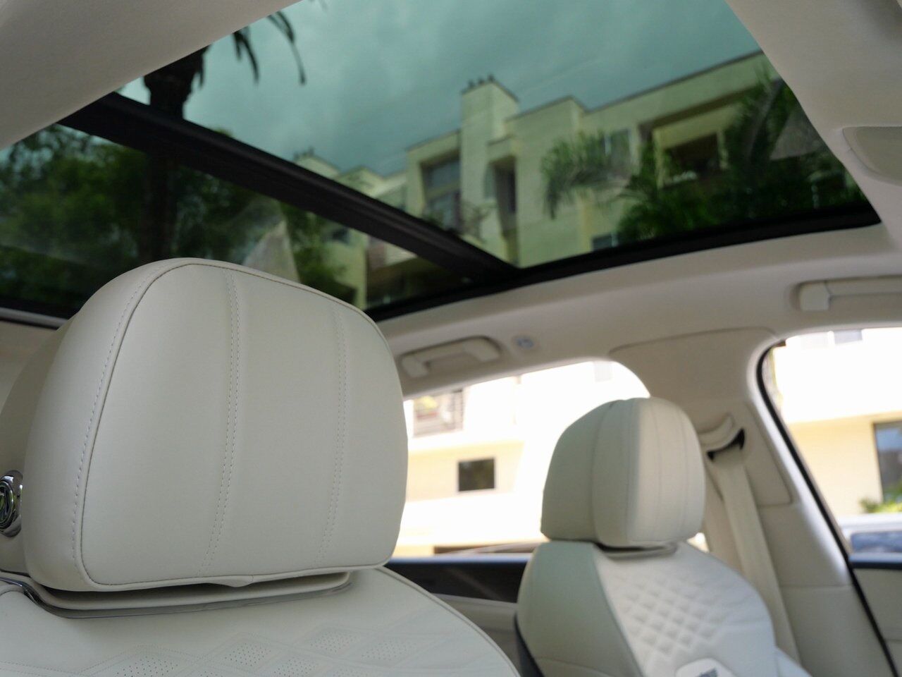 2024 Bentley Bentayga Azure Azure Lawrence KS