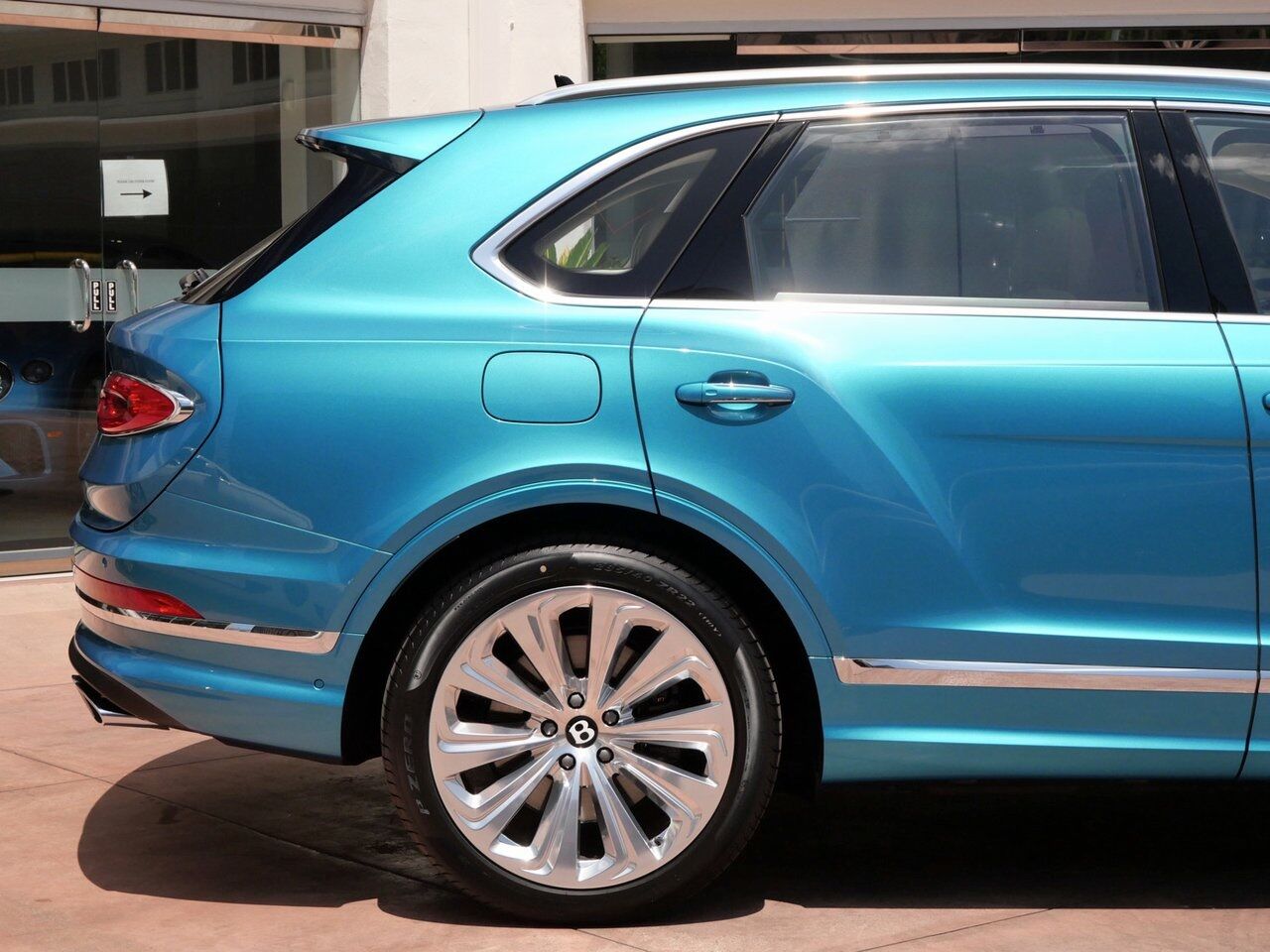 2024 Bentley Bentayga Azure Azure Lawrence KS