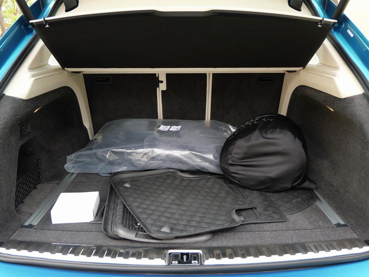 2024 Bentley Bentayga Azure Azure Lawrence KS