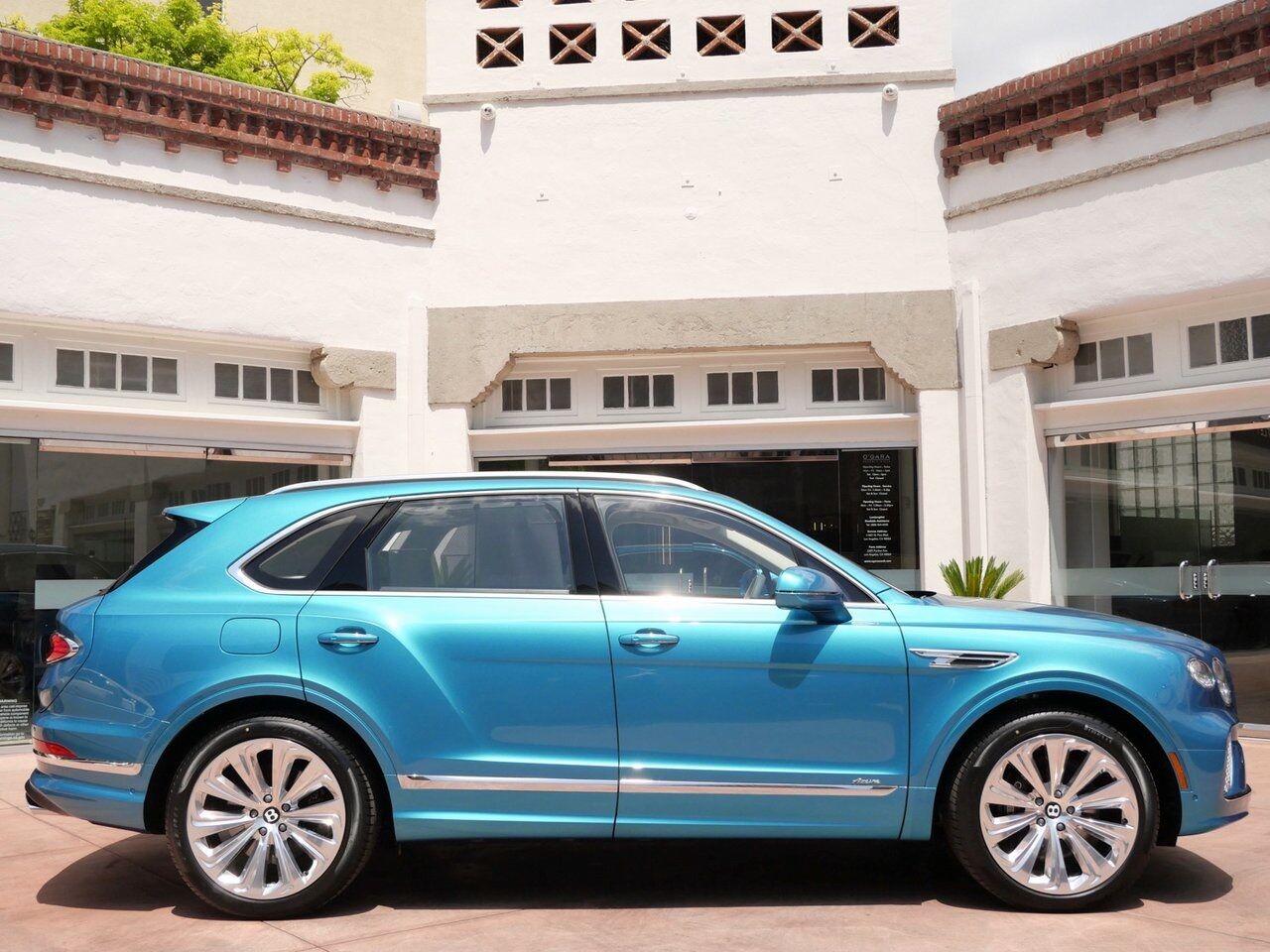 2024 Bentley Bentayga Azure Azure Lawrence KS