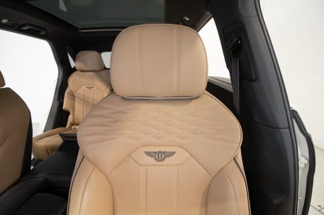2024 Bentley Bentayga EWB Azure photo 3